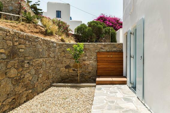 BougainVilla-Mykonos-garden