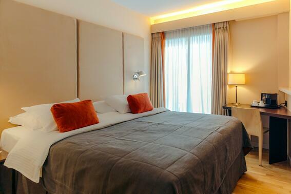 KOV08016_SUITE_410